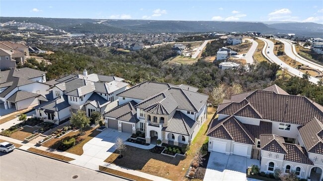 Photo - 1909 Portobello Rd