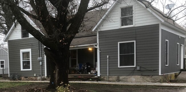 Building Photo - 219 E Mill St Unit 219