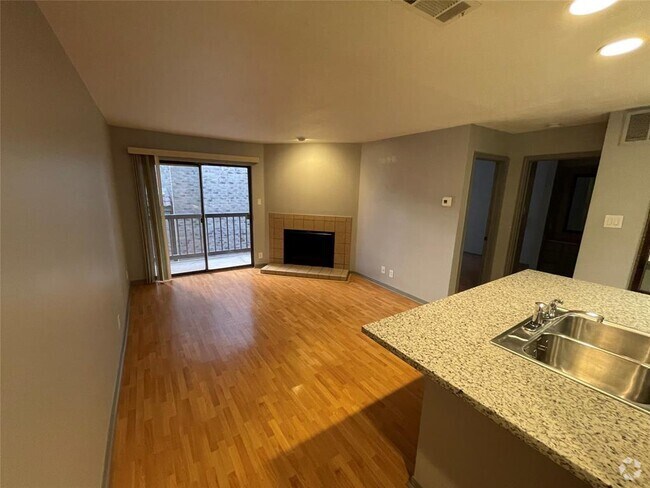 Building Photo - 8888 Tallwood Dr Unit 1206 Rental