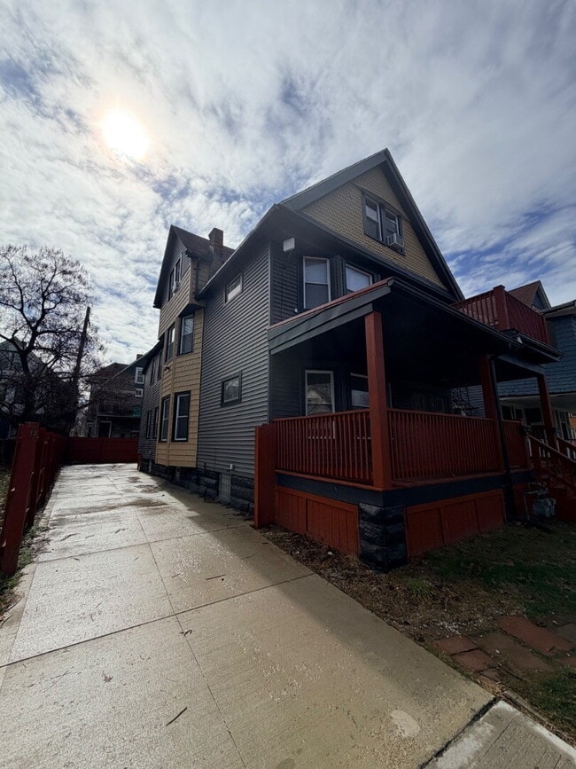 Photo - Fully Renovated 2-Bed Duplex | Modern Finishes Unidad 1 (Down)