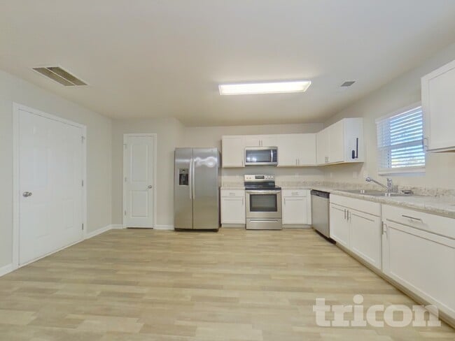 Photo - 341 Freeman Cir