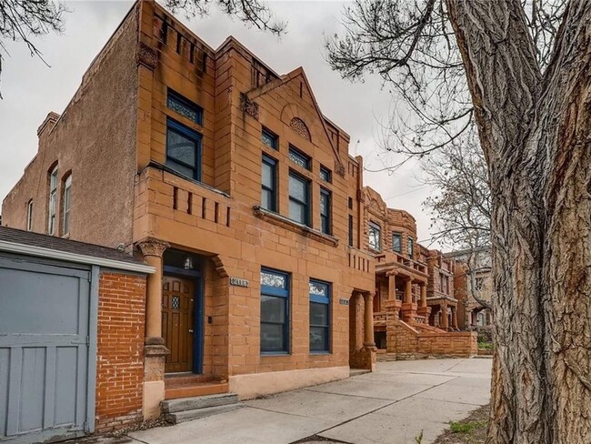 2 Bedroom Duplex in Denver’s LoHi District - 2 Bedroom Duplex in Denver’s LoHi District Townhome