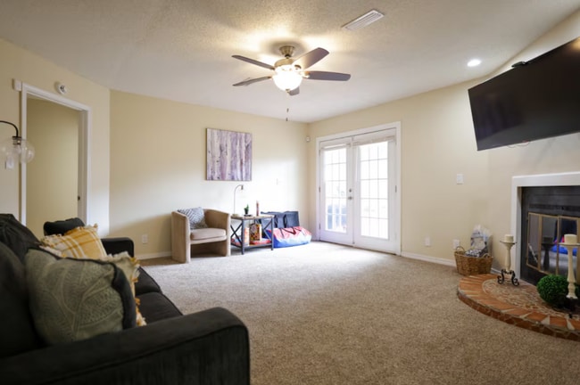 Photo - 608 Snell Bridge Rd