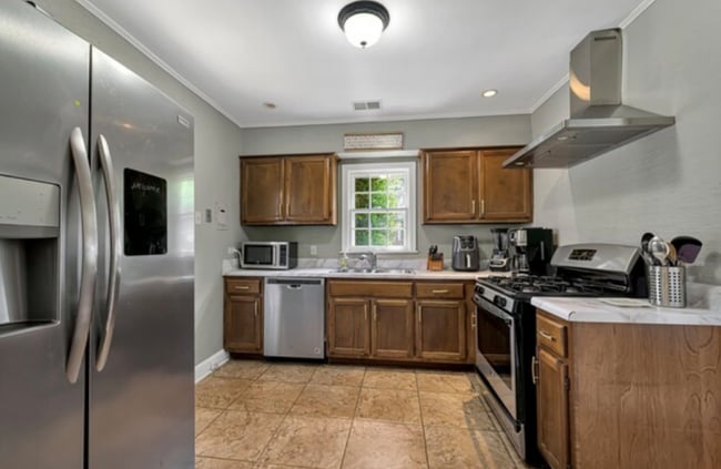 Photo - 2766 Union Ave