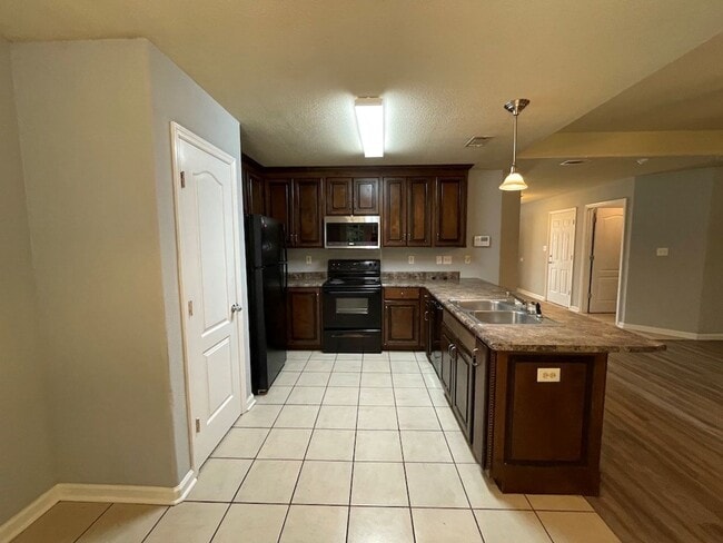 Photo - Comfortable 3-Bedroom Home with Open Layout