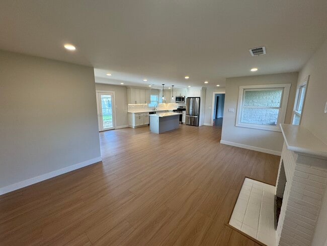 Family Room - 3185 Oriole Dr