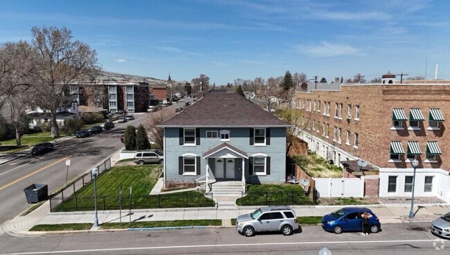 Building Photo - 584 W. Clark Street Rental