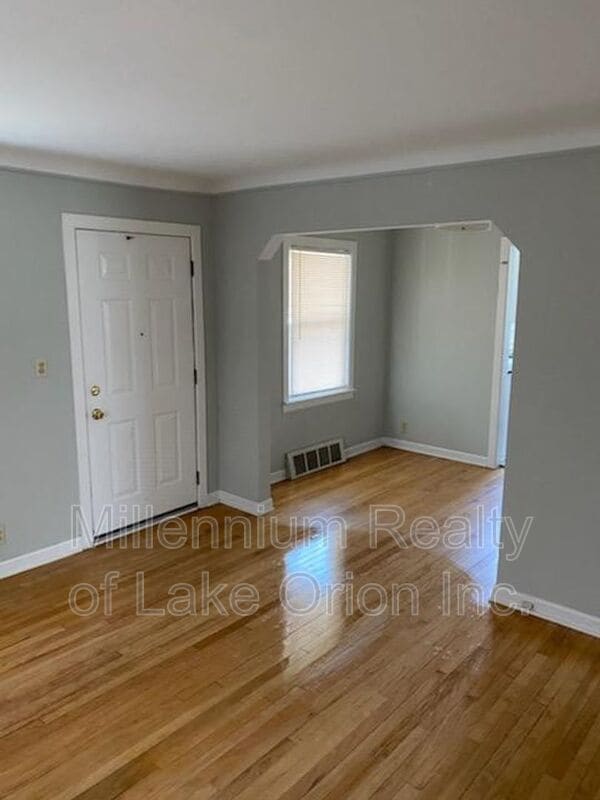 Photo - 1522 Longfellow Ave