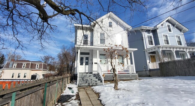 Building Photo - 81 Washington St Rental