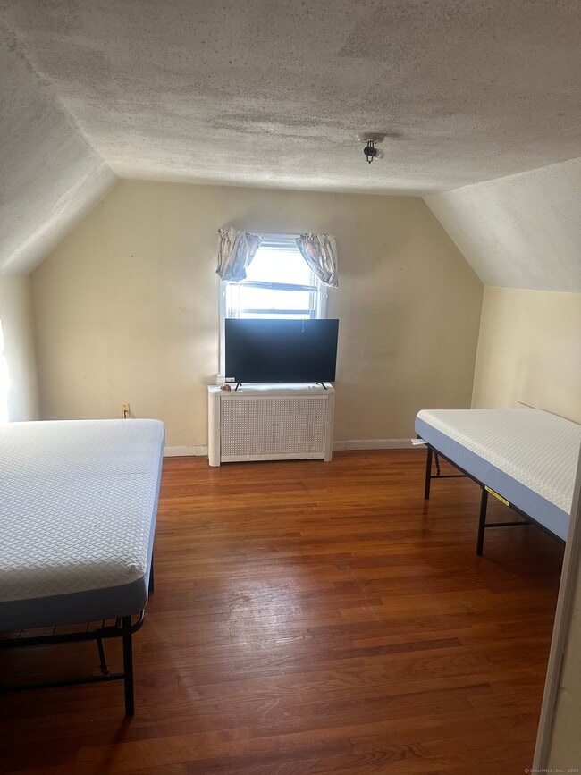 Photo - 151 Warner St