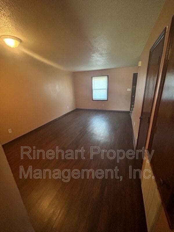 Photo - 285 S Herlong Ave
