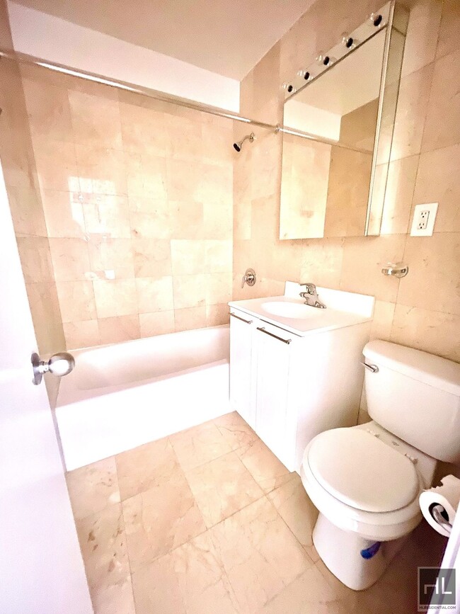 Photo - Fourth Avenue Unit 3L