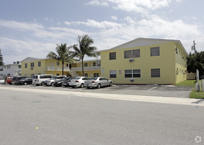Photo - Deerfield Manor Apartments