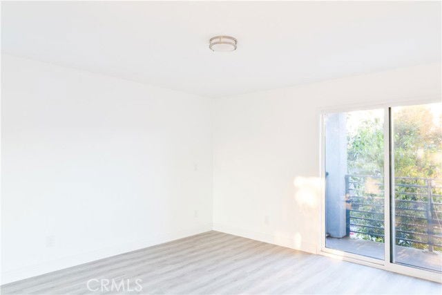 Building Photo - 14614 Vanowen St