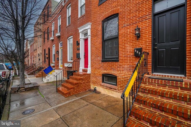 Photo - 939 Baylis St