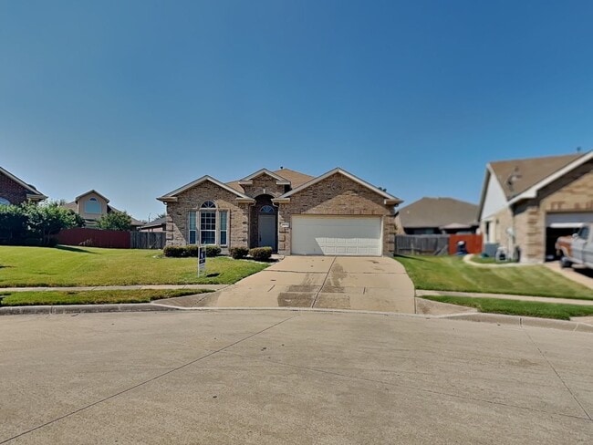 Building Photo - READY NOW! Captivating home on a cul-de-sa...