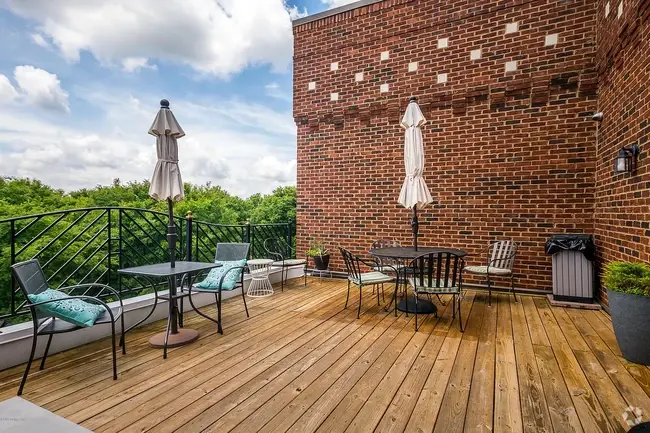 Main patio on the 3rd floor - 10619 Meeting St Unit 204 Rental