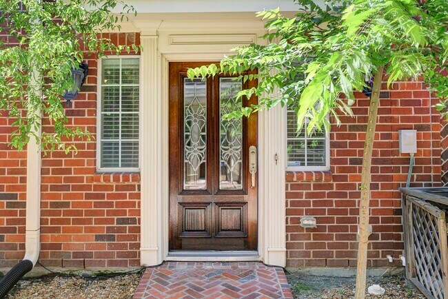 Photo - 923 Birdsall St