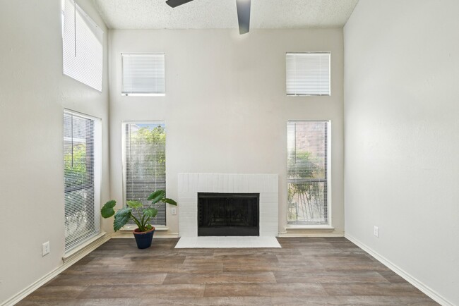 Building Photo - EAST POINT