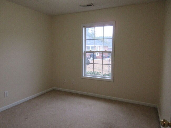 Photo - Landmark Pointe