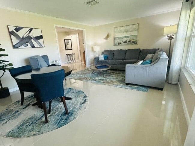 Photo - 5430 Guildcrest St