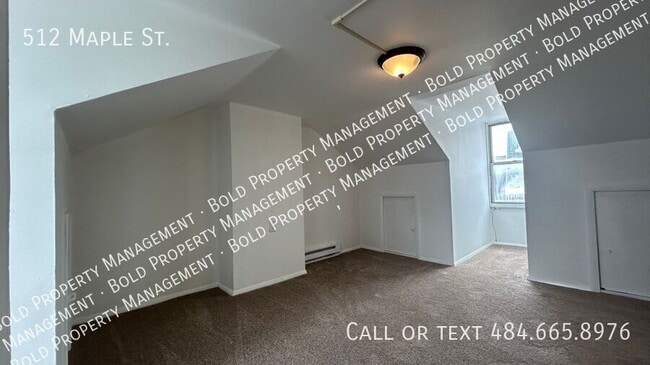 Photo - 512 Maple St