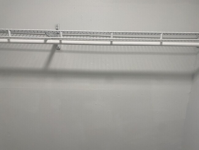 Photo - 213 Camelot Dr