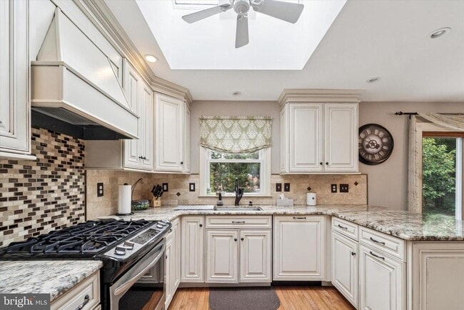 Photo - 436 Edgewood Dr