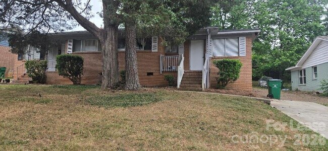 1803 Darbrook Dr