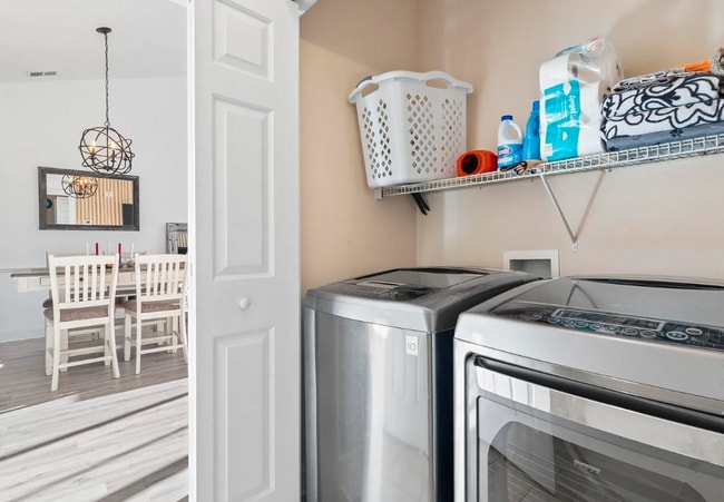 Photo - Stunning Top-Floor 2-Bedroom Retreat with ...