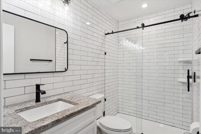 Building Photo - 5960 Westchester Park Dr Unit 302