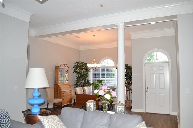 Photo - 109 Stratford Dr