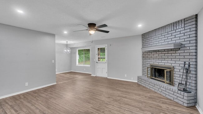 Photo - Beautifully Redone 3 Bedroom House! Available for Immediate Move in!