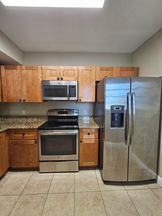 1049 Golden Lakes Blvd Unit 115