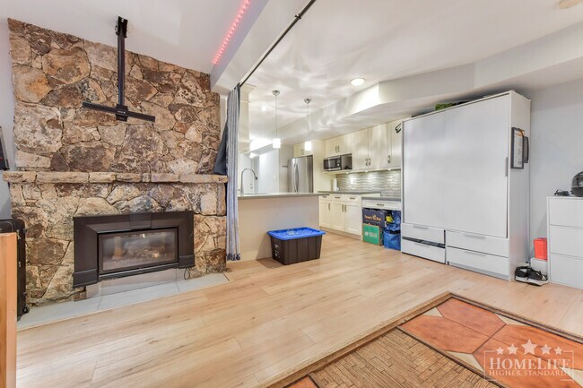 Photo - Spacious 2 Bedroom 1 Bathroom Basement Suite for Rent – North Delta Unité Basement