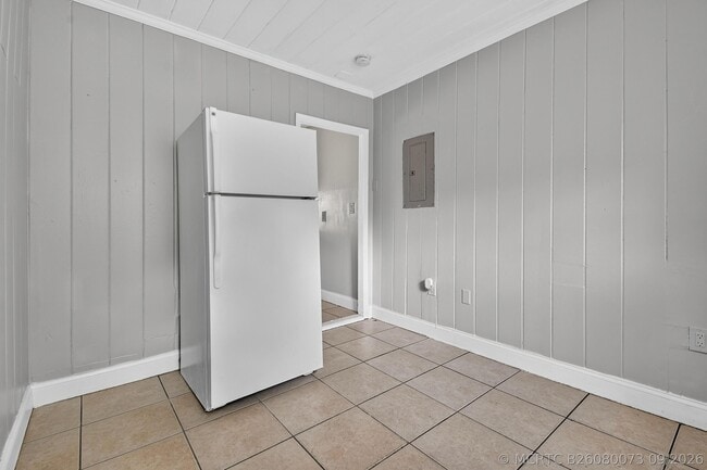885-887 7th St Unit 200
