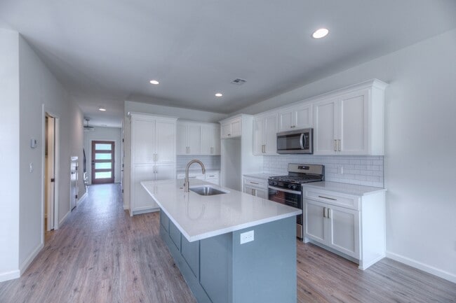 Photo - 2819 E 81st Pl