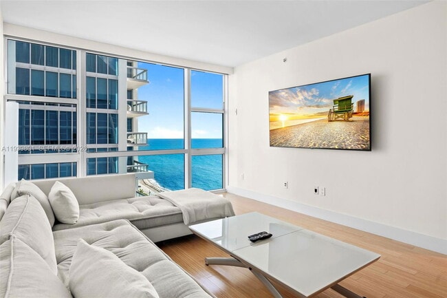 Building Photo - 6801 Collins Ave Unit 1409