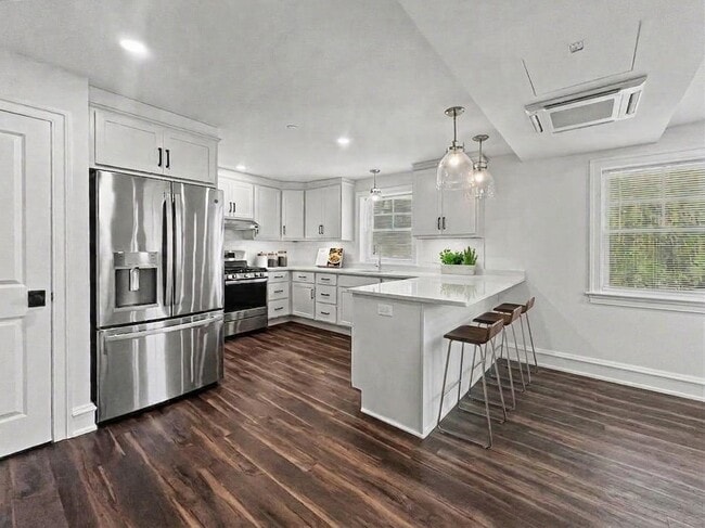 Building Photo - 104 Poplar Ave Unit 1