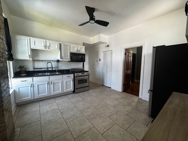 Photo - 2726 W Adams St Unit Apt 2