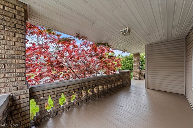 Photo - 2058 Wascana Ave