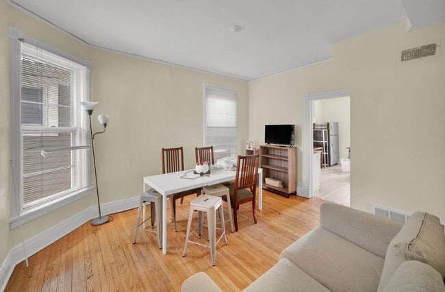 Photo - 2024 Maple Ave