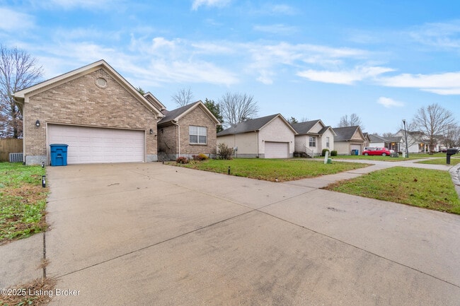 Photo - 175 Hannah Way