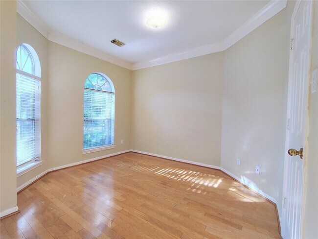 Photo - 818 Presley Way