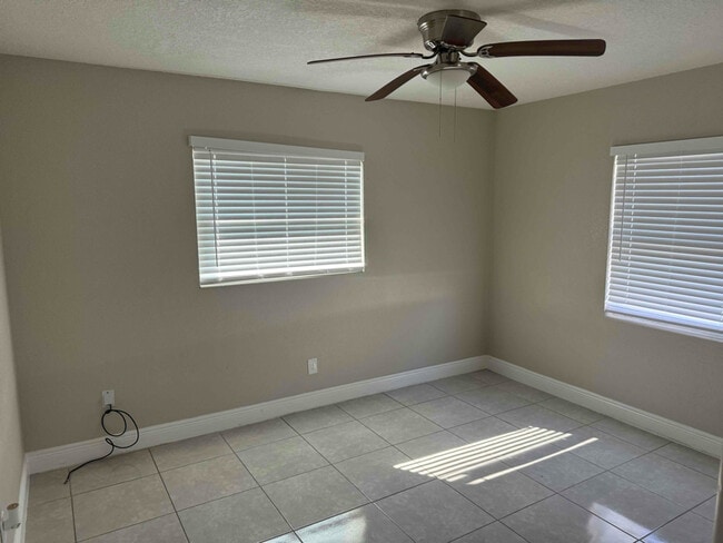 Photo - 410 E Thelma St