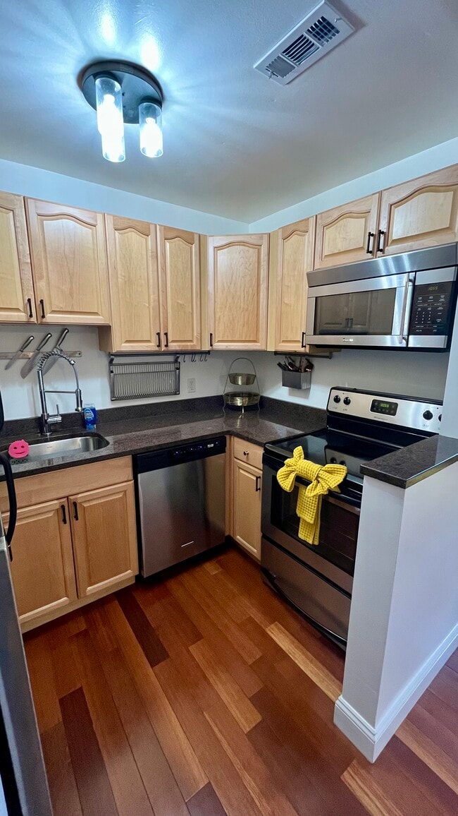 Photo - 512 Cathedral St Unidad 5