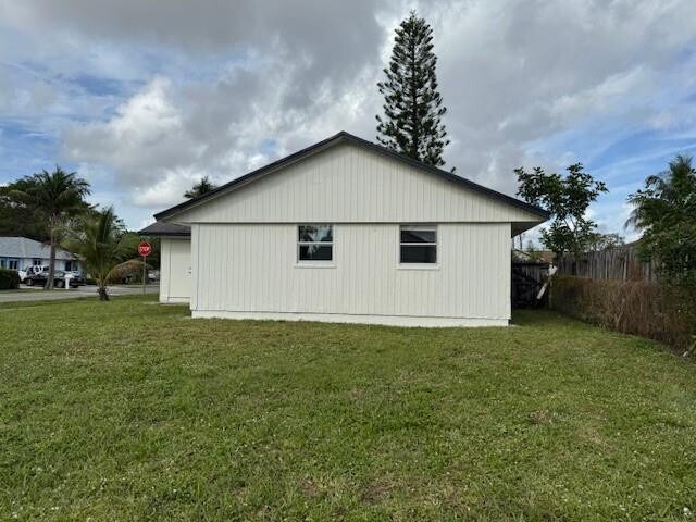 Photo - 788 NW 15th Pl