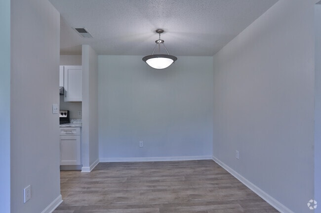 Poplar Place Apartments