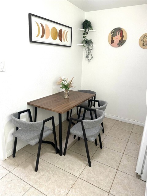 Photo - 9721 Belmont St Apartamento