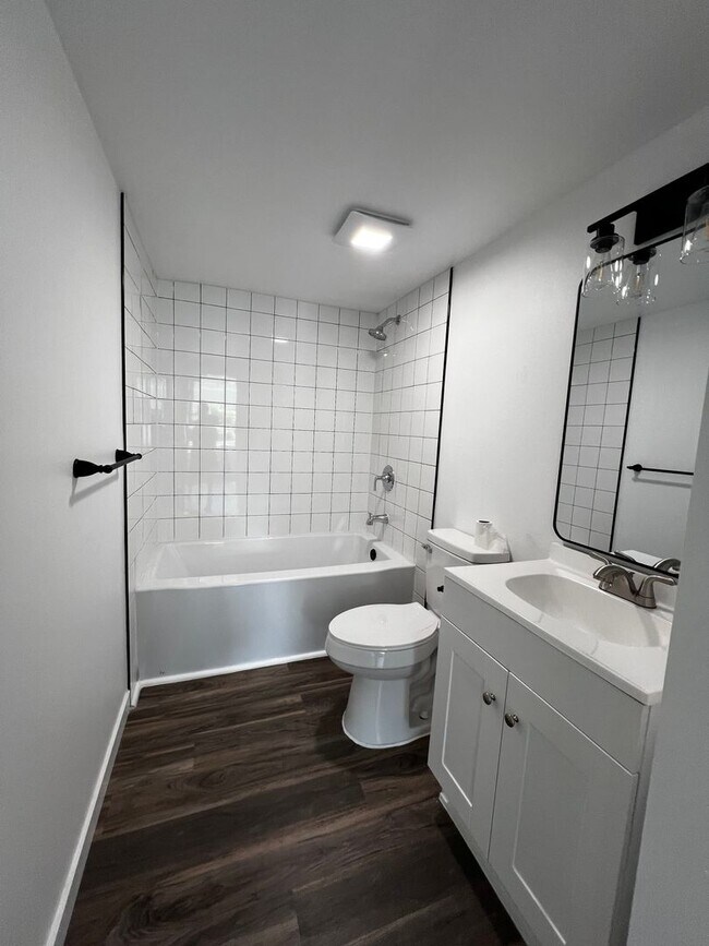 Photo - 804/806 S Marion Ave Unidad 806